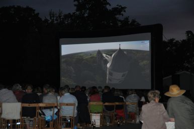 Open-Air-Kino "Ein Becken voller Männer" 